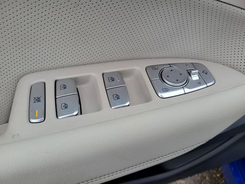 Used 2022 Genesis G70 3.3T w/ Sport Advanced Package image 19