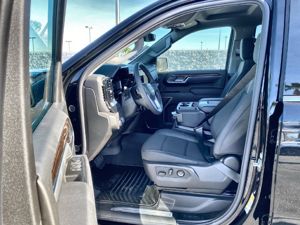 New 2026 GMC Sierra 1500 SLE w/ Preferred Package AWD/4WD image 30
