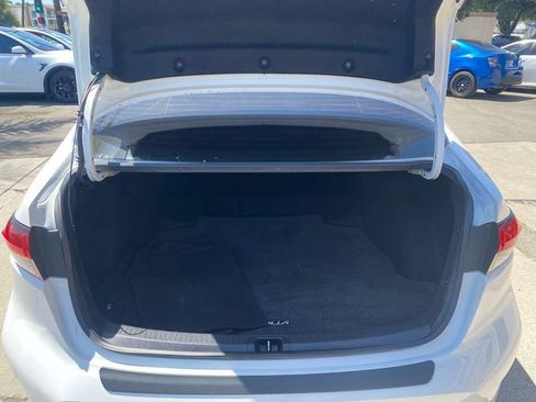 Used 2020 Toyota Corolla SE w/ SE Premium Package FWD image 23