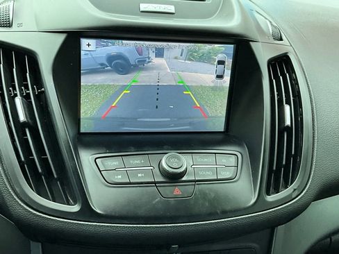 Used 2017 Ford Escape SE w/ Equipment Group 201A image 23