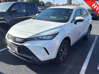 Used 2022 Toyota Venza LE video 1