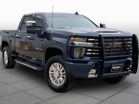 Used 2020 Chevrolet Silverado 2500 High Country w/ Z71 Off-Road Package AWD/4WD image 3