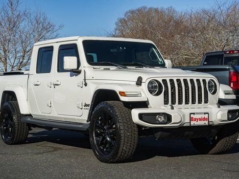 Used 2022 Jeep Gladiator Overland image 2