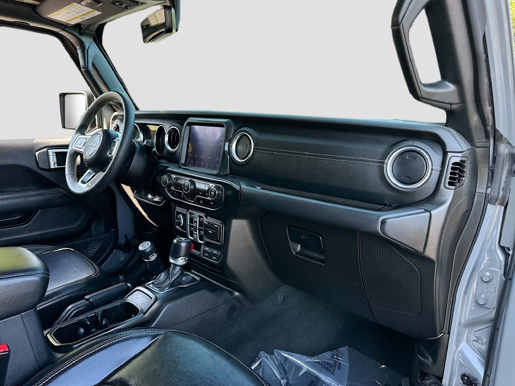 Used 2023 Jeep Wrangler Unlimited Sahara AWD/4WD image 27