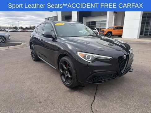Used 2022 Alfa Romeo Stelvio Veloce image 3
