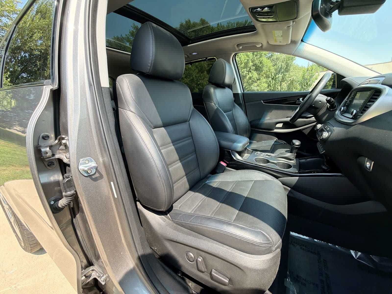 Used 2019 Kia Sorento SX w/ SX Touring Package AWD/4WD image 19