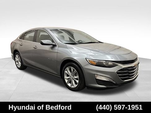 Used 2025 Chevrolet Malibu LT FWD image 3