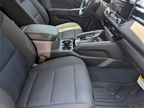 New 2026 GMC Canyon Elevation w/ Convenience Package image 38