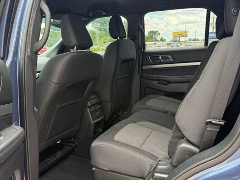 Used 2019 Ford Explorer XLT FWD image 10