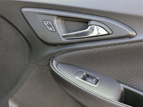 Used 2024 Chevrolet Malibu LT image 33