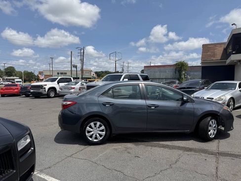 Used 2016 Toyota Corolla FWD image 7
