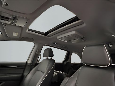 Used 2022 Honda Odyssey Elite image 12