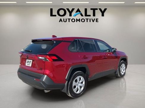 Used 2025 Toyota RAV4 LE image 5