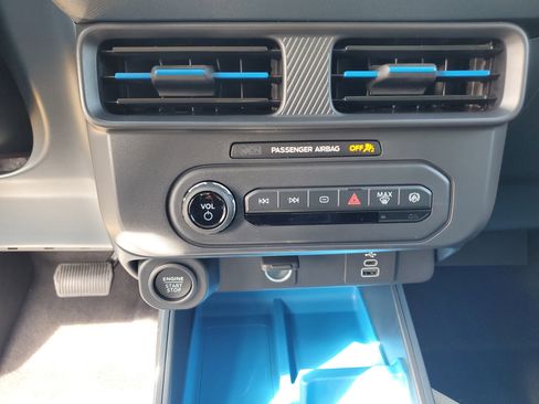 New 2025 Ford Maverick XLT w/ XLT Luxury Package image 17