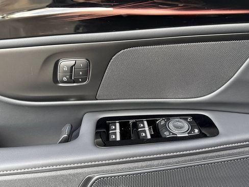 New 2026 Lincoln Nautilus Premier AWD/4WD image 8