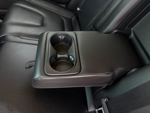 Used 2019 Ford Edge Titanium FWD image 27