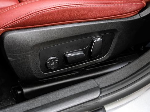 Used 2025 BMW 330i xDrive Sedan image 36