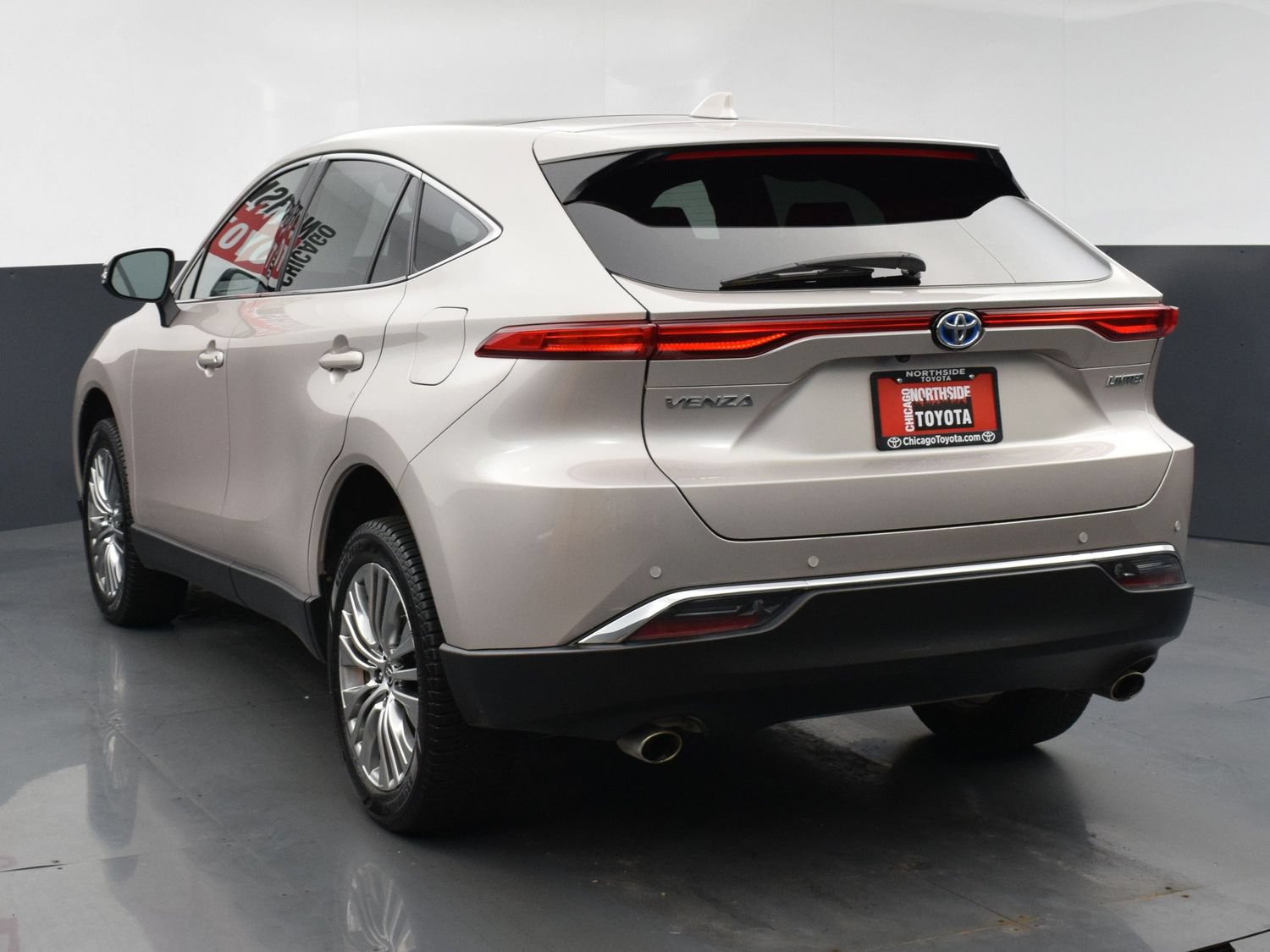 Used 2023 Toyota Venza Limited AWD/4WD image 3