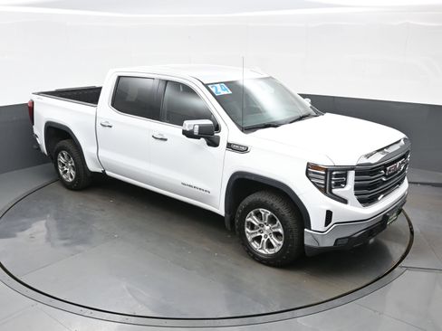 Used 2024 GMC Sierra 1500 SLT AWD/4WD image 41