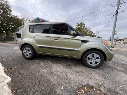 Used 2010 Kia Soul + image 7
