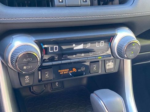 Used 2022 Toyota RAV4 XLE Premium AWD/4WD image 26