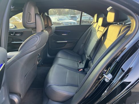 Used 2025 Mercedes-Benz C 300 Sedan image 33