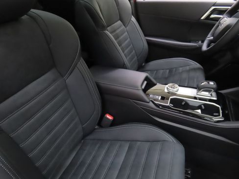 Used 2025 Mitsubishi Outlander SE FWD image 27