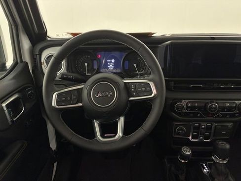 Used 2025 Jeep Wrangler Unlimited Sahara w/ Safety Group image 22