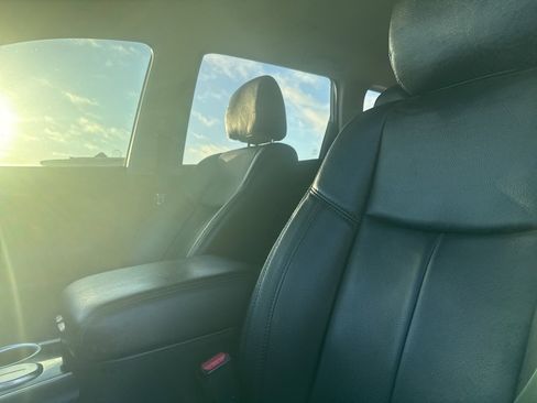 Used 2020 Nissan Pathfinder SV w/ Cargo Package image 26