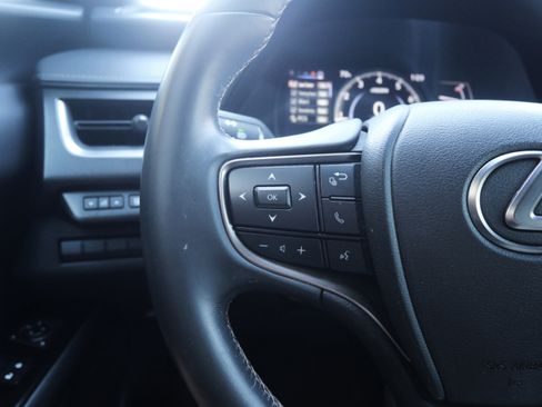 Used 2021 Lexus UX 200 w/ Accessory Package (Z2) image 13