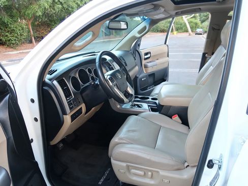 Used 2014 Toyota Sequoia Limited AWD/4WD image 8