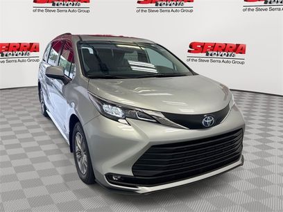 New 2025 Toyota Sienna XLE