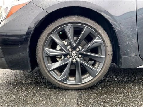 Used 2024 Toyota Corolla SE w/ SE Premium Package image 5