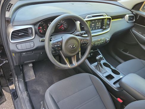 Used 2018 Kia Sorento AWD image 8
