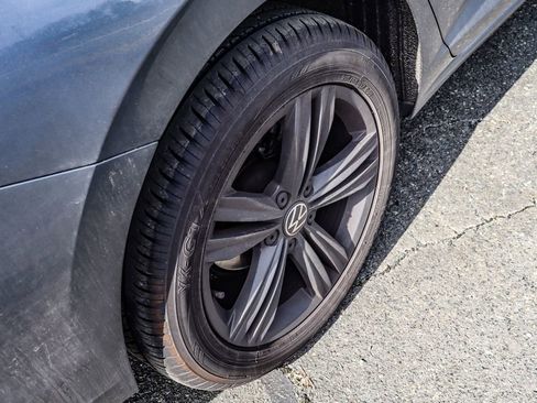 Used 2023 Volkswagen Jetta SE w/ Panoramic Sunroof Package image 41