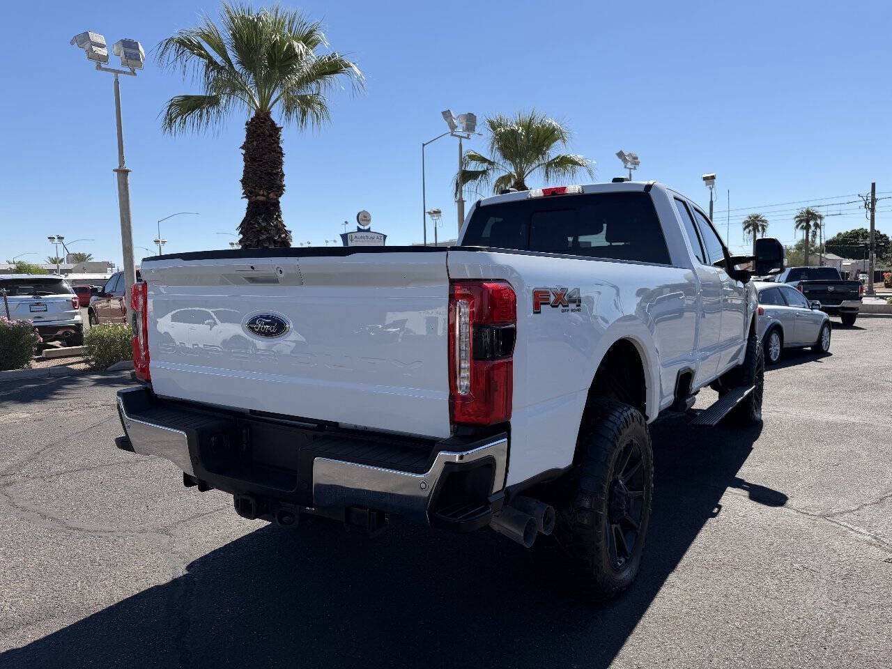 Used 2023 Ford F350 Lariat w/ FX4 Off-Road Package AWD/4WD image 5