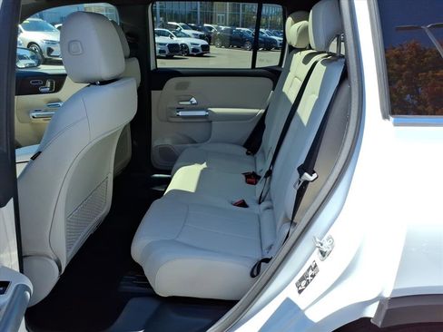 Used 2026 Mercedes-Benz GLB 250 4MATIC image 12