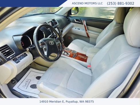 Used 2013 Toyota Highlander Limited FWD image 9