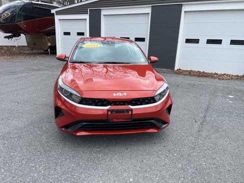 Used 2023 Kia Forte LXS w/ LXS Technology Package FWD image 2
