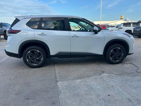 Used 2024 Nissan Rogue SV FWD image 6