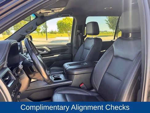 Used 2022 Chevrolet Suburban LT w/ Max Trailering Package AWD/4WD image 6