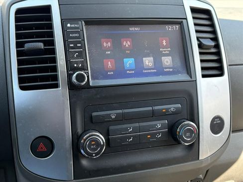 Used 2019 Nissan Frontier SV image 11