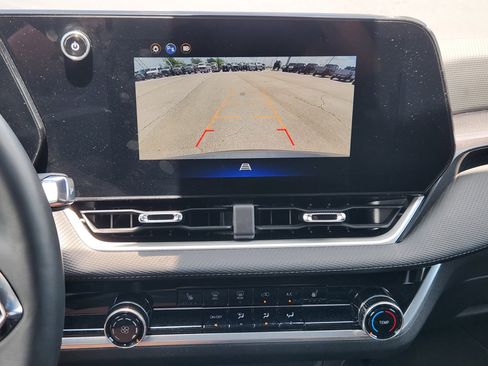 Used 2026 Chevrolet Equinox LT FWD image 18