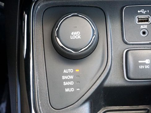 Used 2021 Jeep Compass Limited image 16