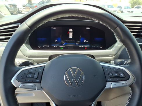 Certified 2023 Volkswagen Tiguan SE FWD image 26