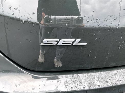 Used 2024 Ford Edge SEL w/ Convenience Package AWD/4WD image 6