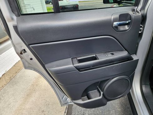 Used 2017 Jeep Patriot Sport w/ Power Value Group AWD/4WD image 16