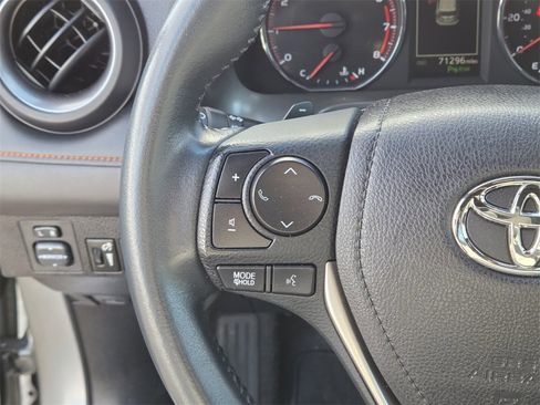 Used 2016 Toyota RAV4 SE w/ Advanced Technology Package image 11