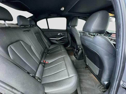 Used 2020 BMW 330i Sedan w/ Driving Assistance Package RWD image 19