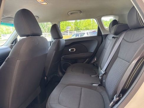 Used 2015 Kia Soul + FWD image 26